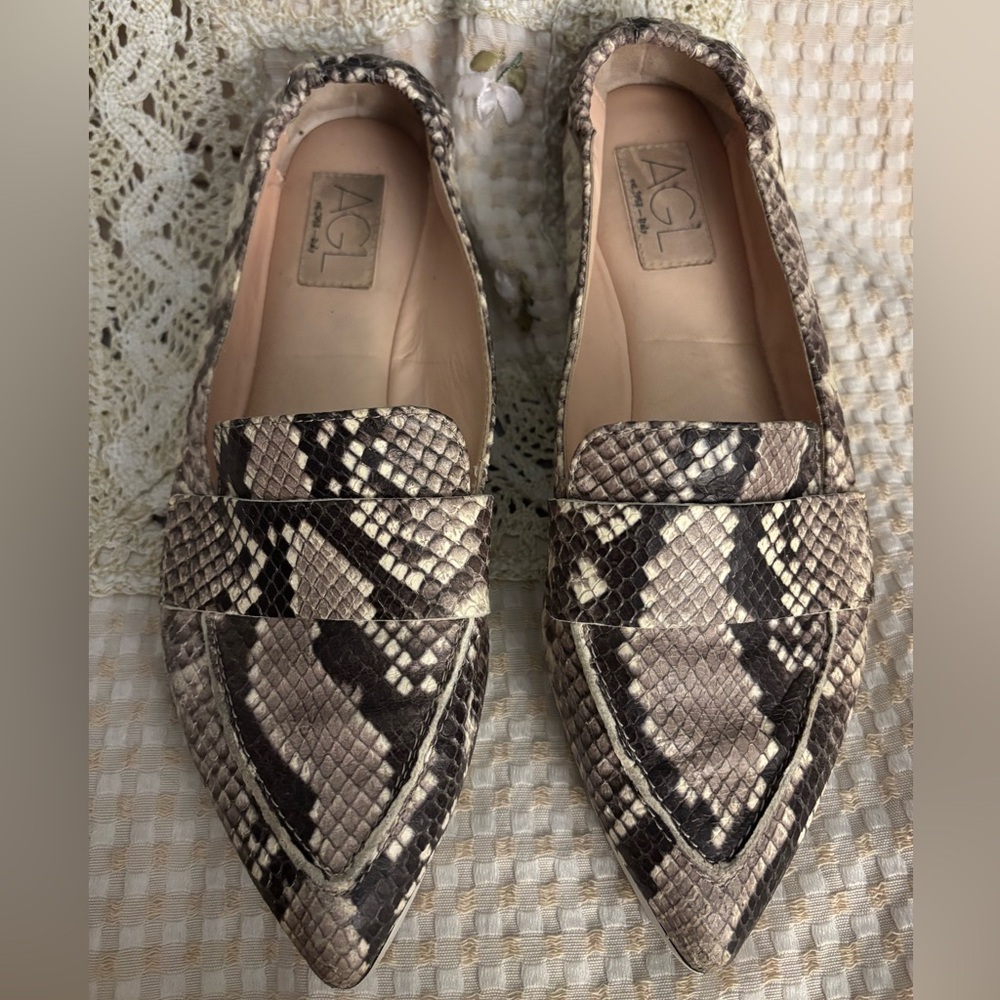 Agl Pointed Toe Snake Print Loafers in Beige and Black